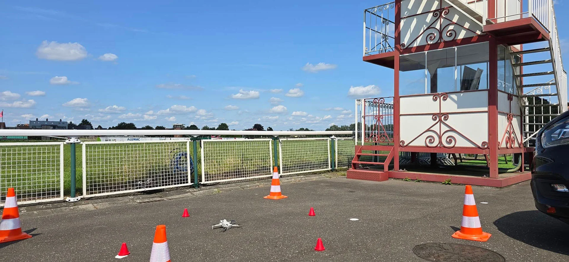 Live dronebeelden voor paardenkoers
